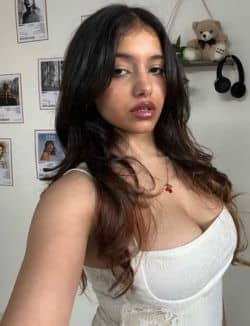 Sunita 24 year escorts service in Mumbai 